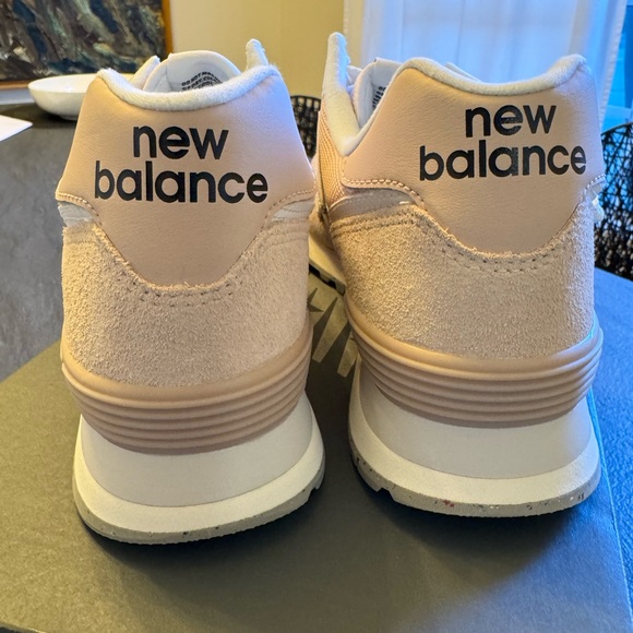 574 New Balance Sneakers - Picture 4 of 5
